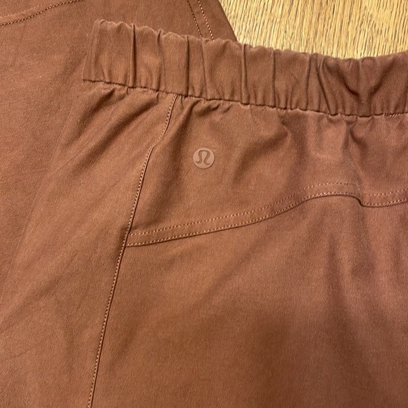 Lululemon Utilitech Cargo Pocket High-Rise Cropped Pant - Picture 7 of 9